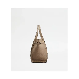 Large handbag in leather