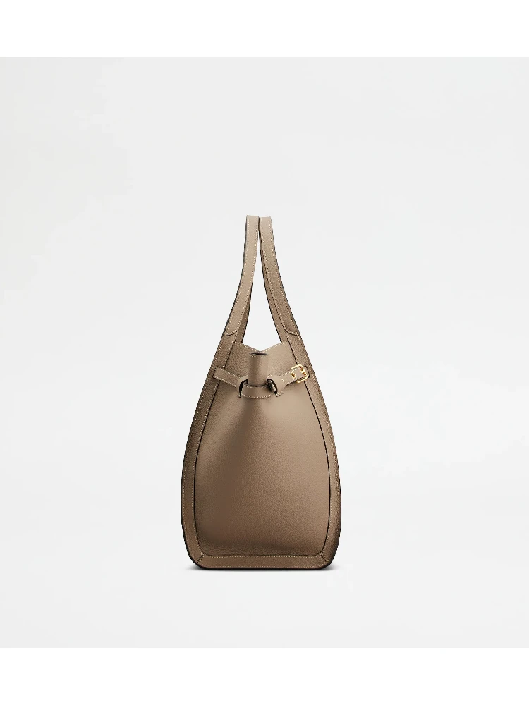 Large handbag in leather alternative