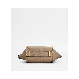 Large handbag in leather