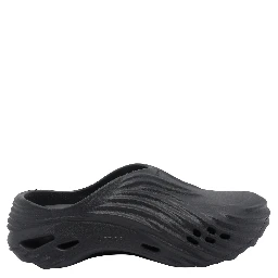 صندل كروكس أسود