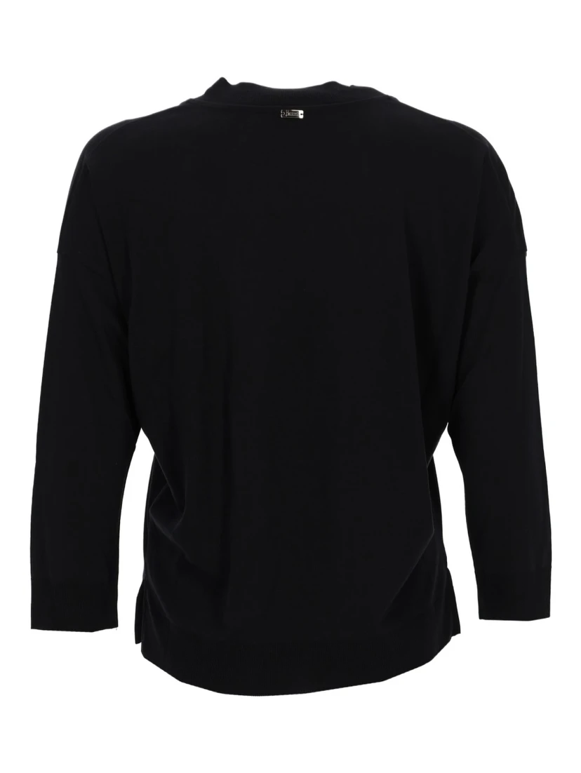 V-NECK T-SHIRT
