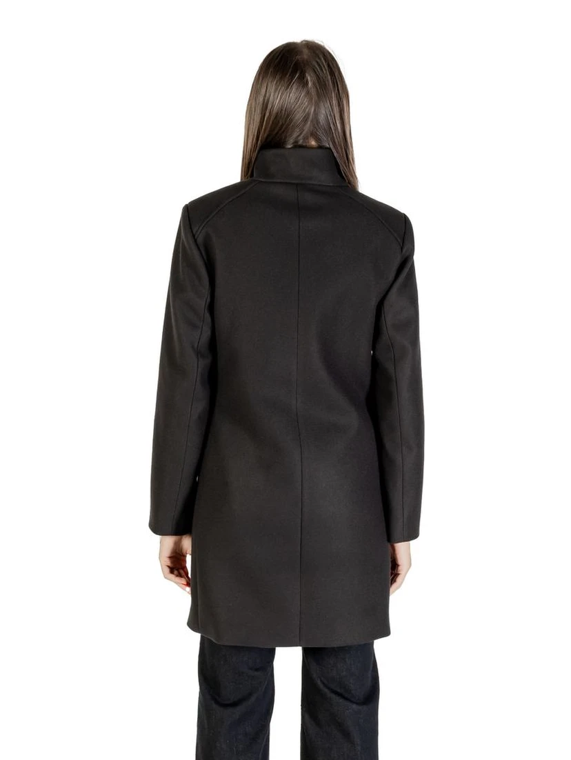 طلاء بوليستر أسود