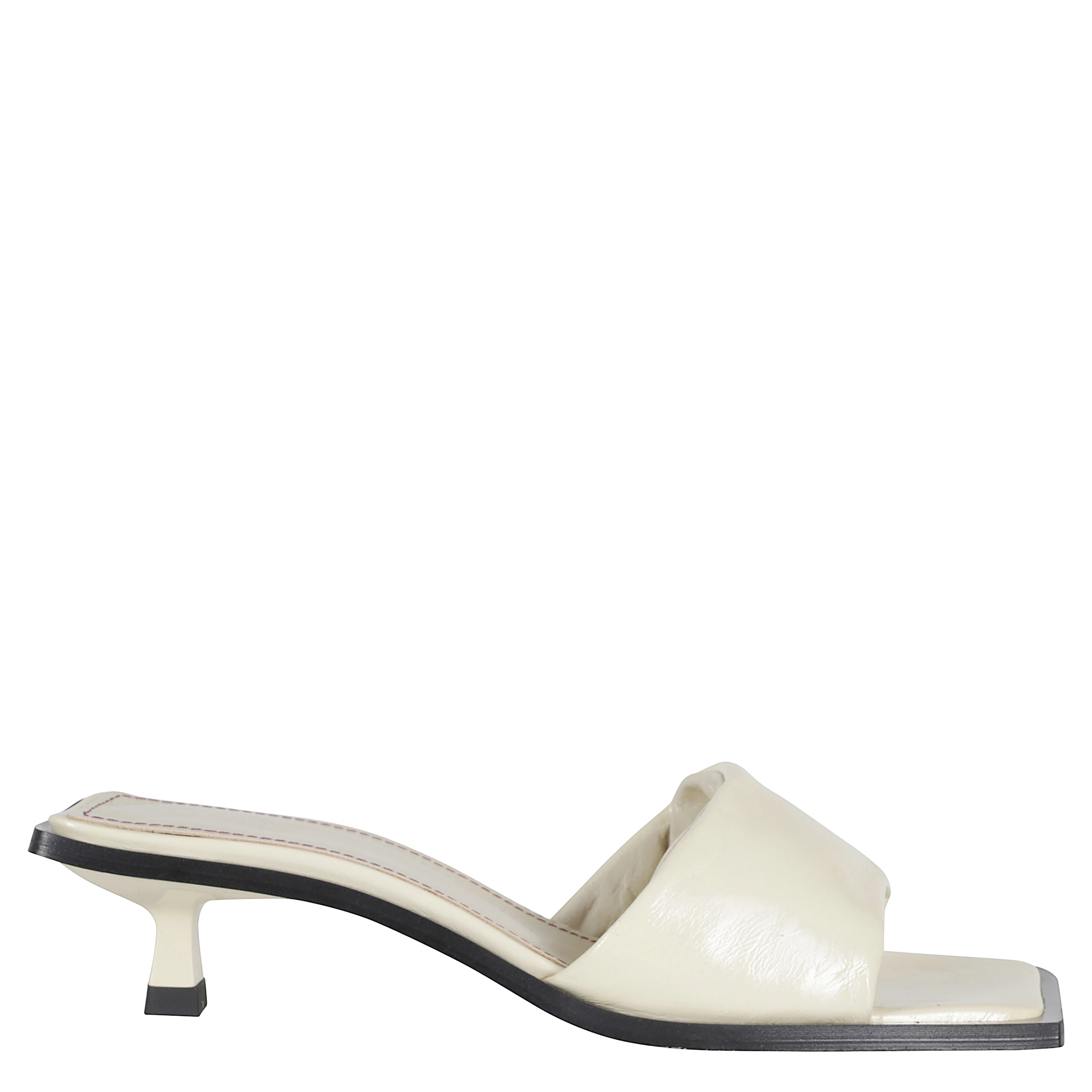 KIA SANDAL