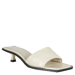 KIA SANDAL