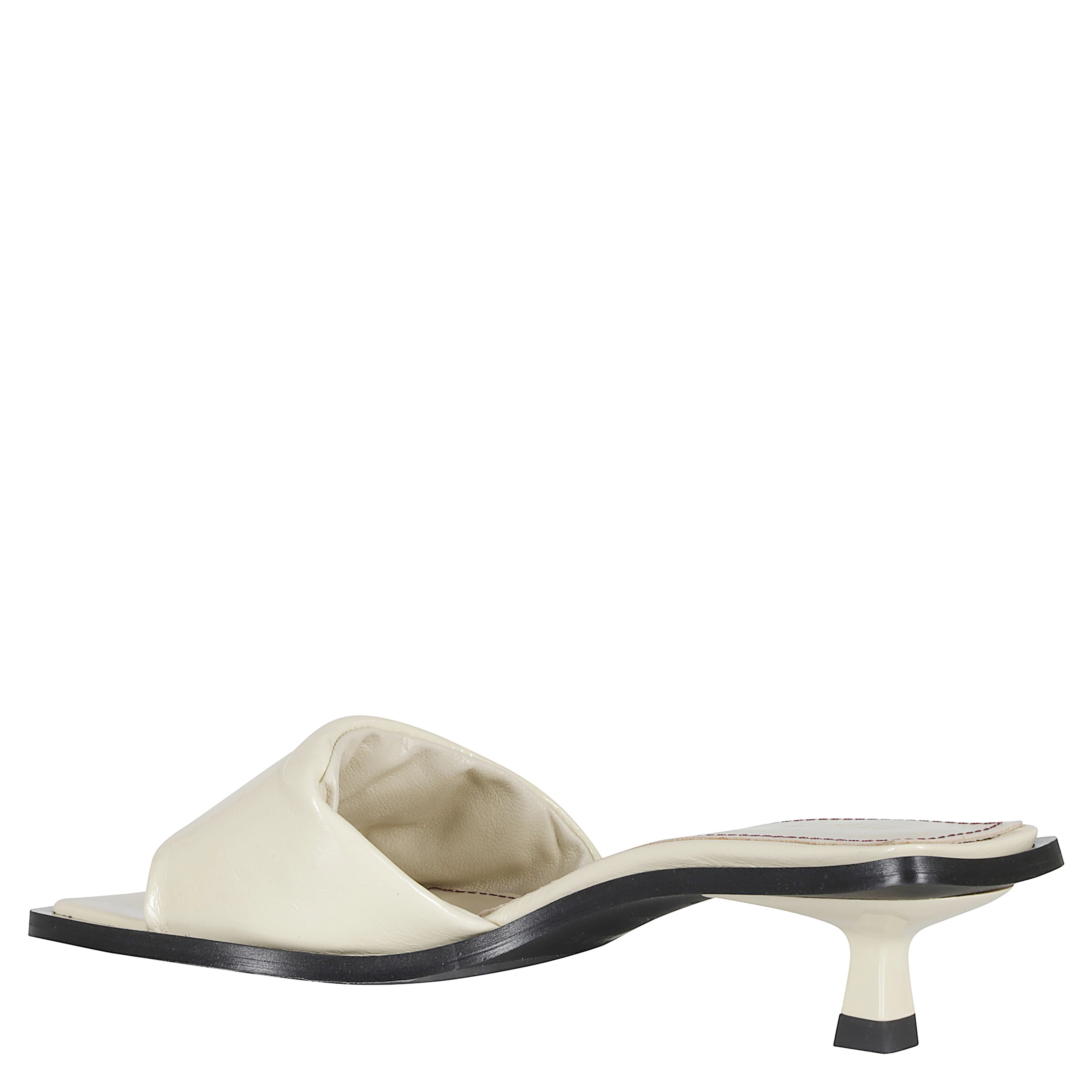 KIA SANDAL