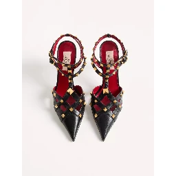 VALENTINO GARAVANI STUDDY KIDSKIN sandals