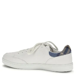 حذاء رياضي منخفض من جلد العجل الأبيض من بوس توروس