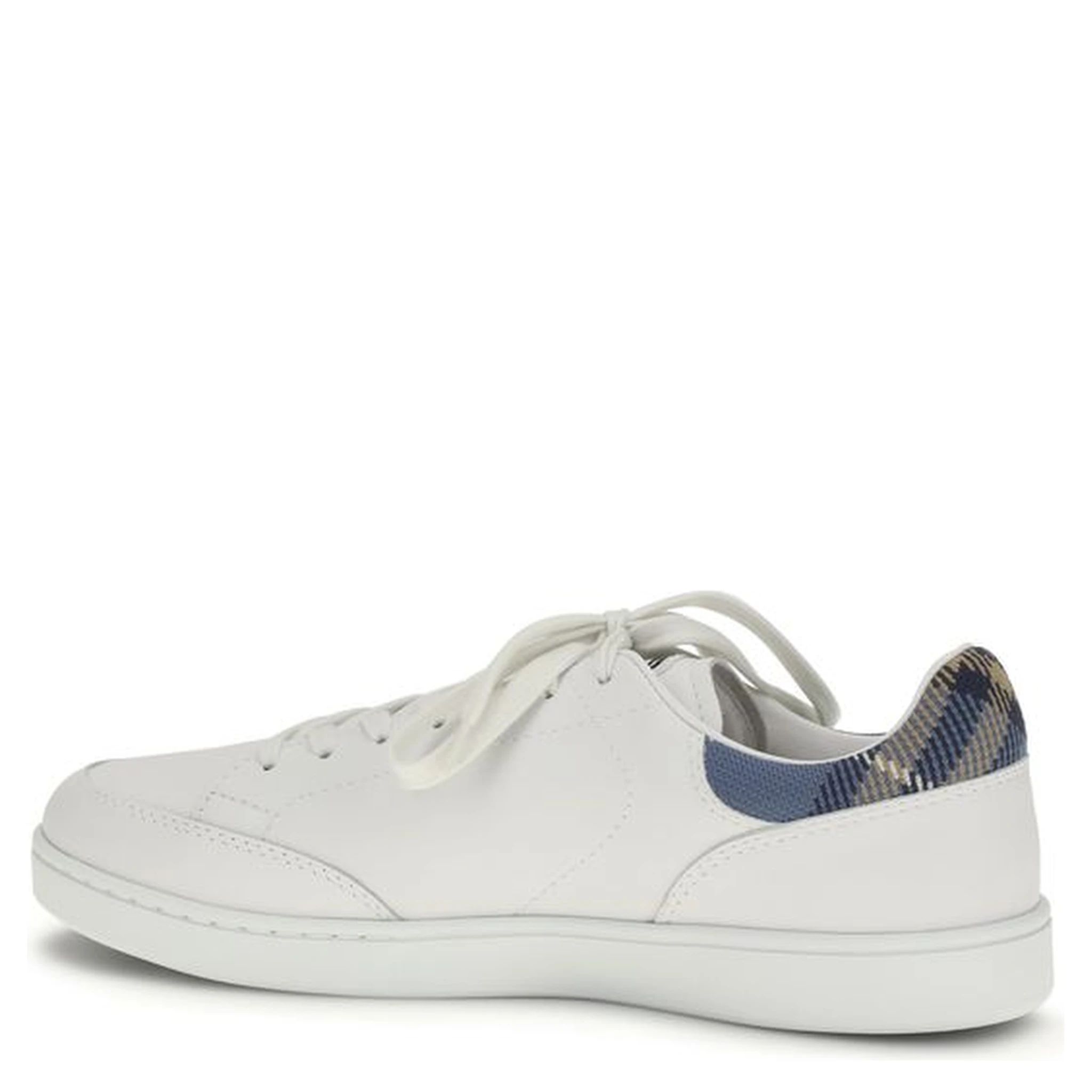 حذاء رياضي منخفض من جلد العجل الأبيض من بوس توروس