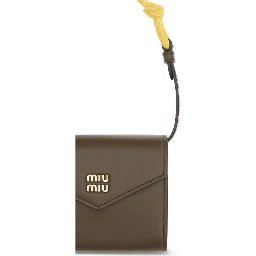 محفظة بوس توروس من جلد العجل البني