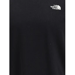 تيشيرتات وبولو من ذا نورث فيس باللون الأسود