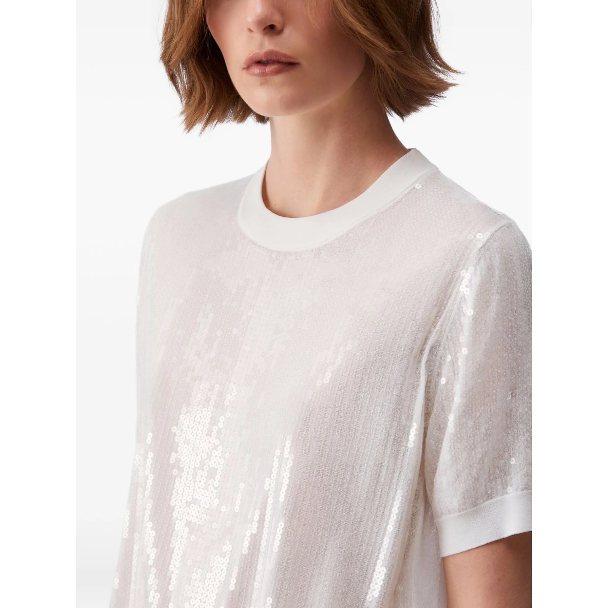 كنزات ليو جو البيضاء