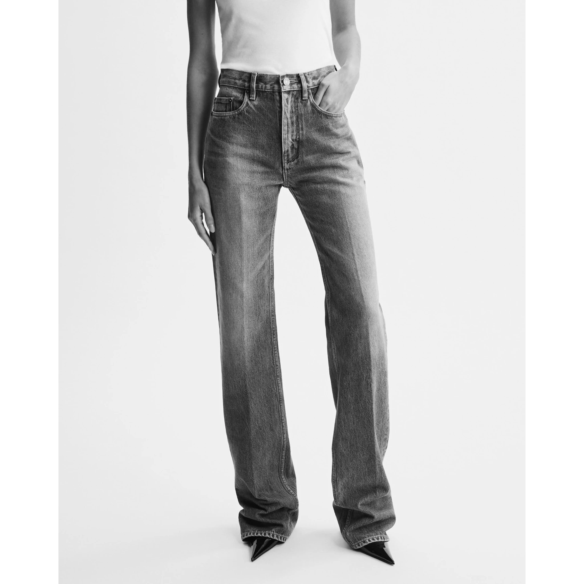 جينز سان لوران أزرق