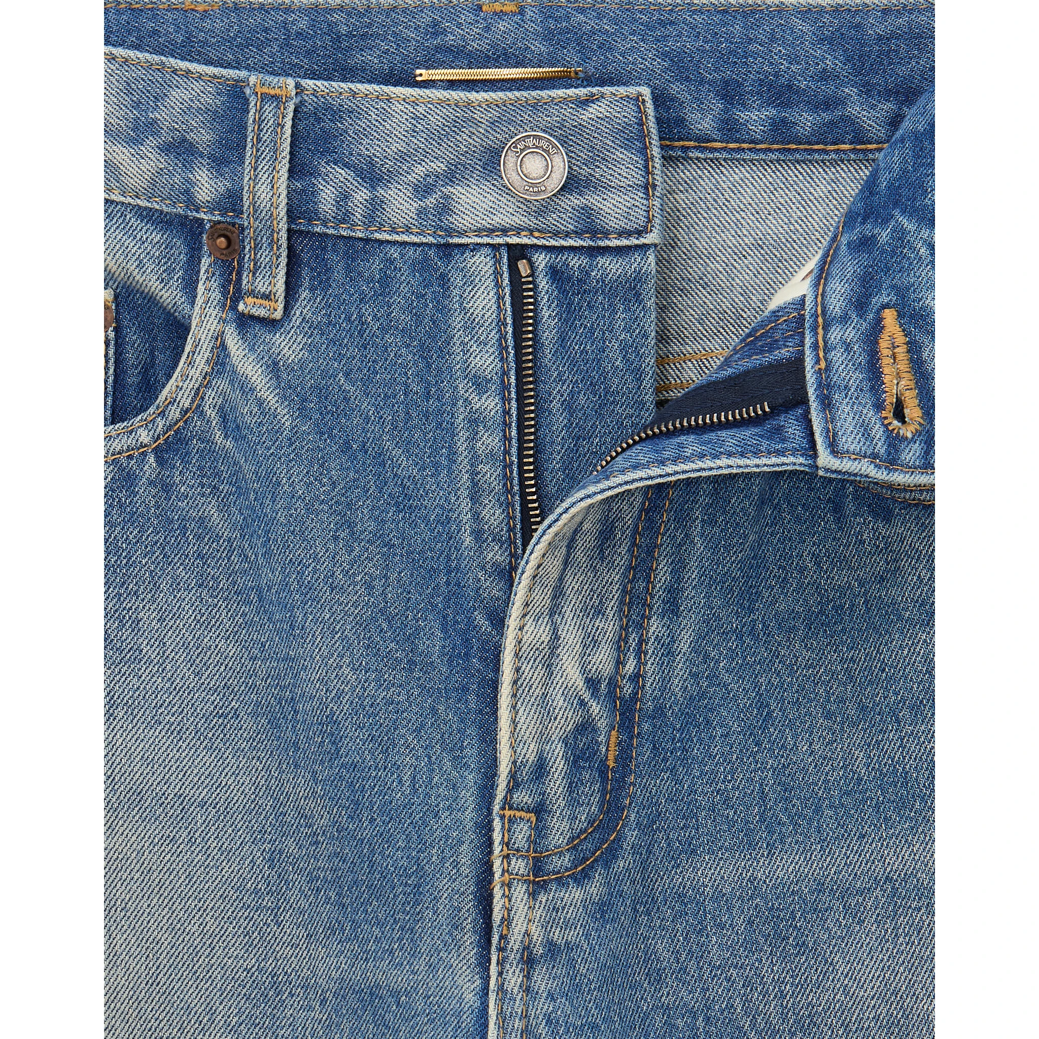 جينز سان لوران أزرق