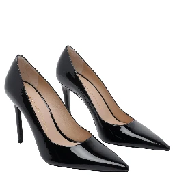 ستيوارت ويتزمان بكعب أسود