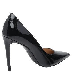 ستيوارت ويتزمان بكعب أسود