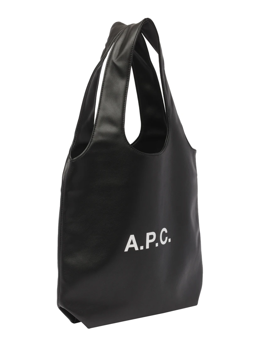 حقائب APC.. سوداء