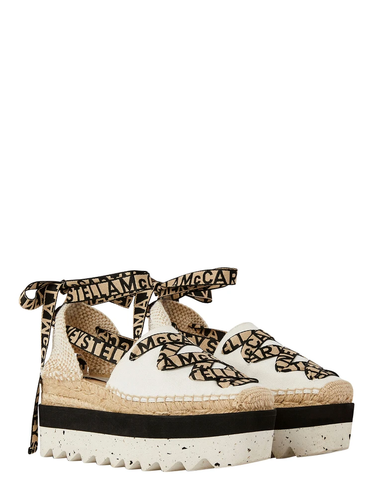 حذاء مسطح أبيض من ستيلا مكارتني alternative