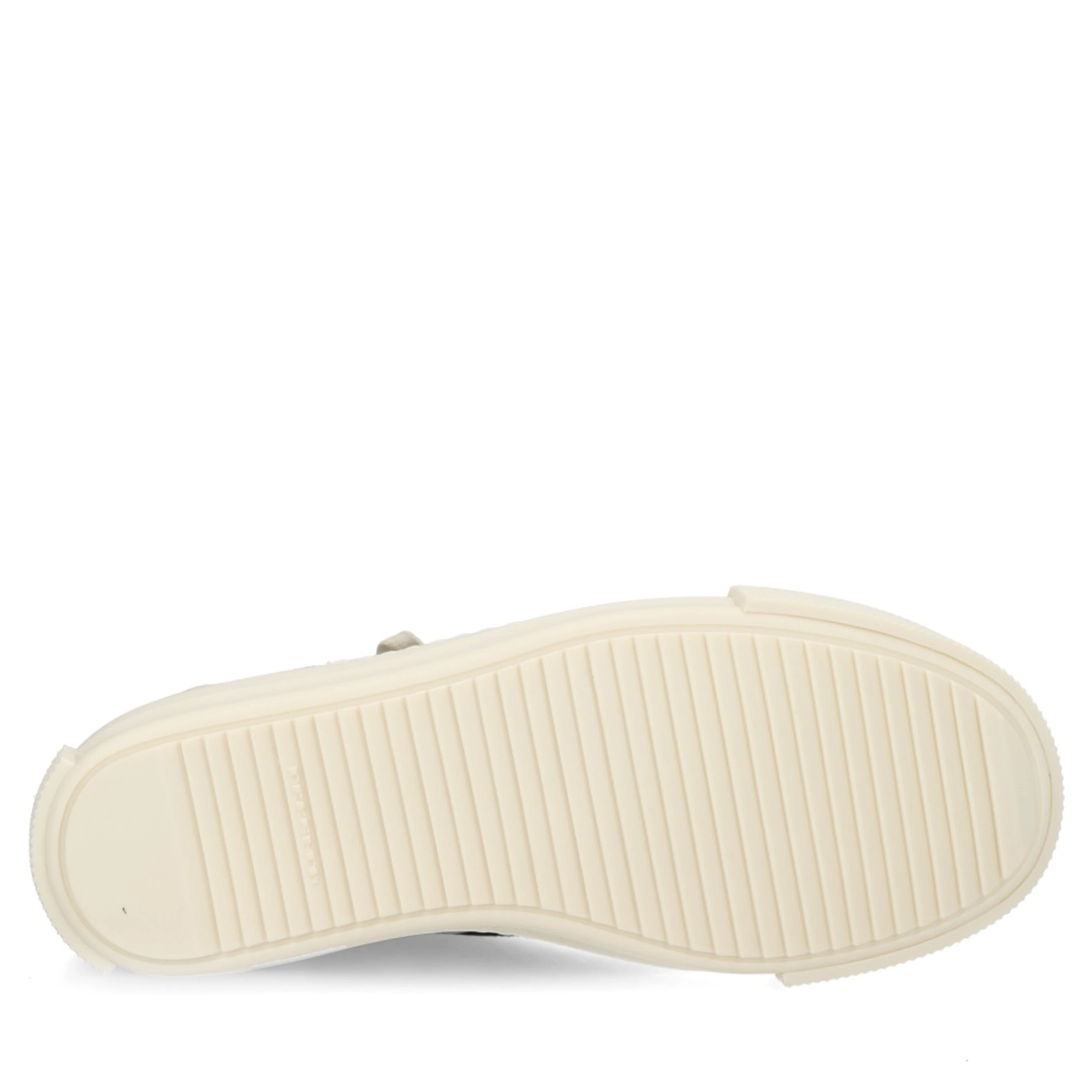 حذاء رياضي من الدنيم العالي