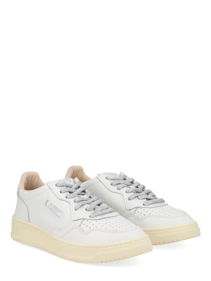 "MEDALIST LOW" SNEAKER