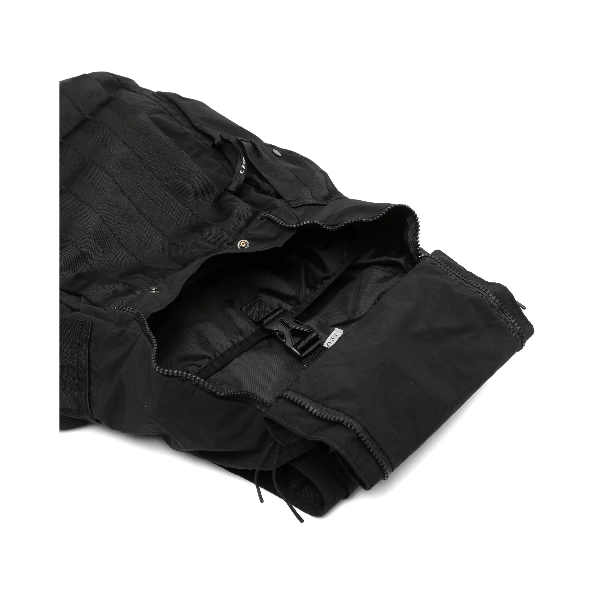 حقائب شركة سي بي.. أسود