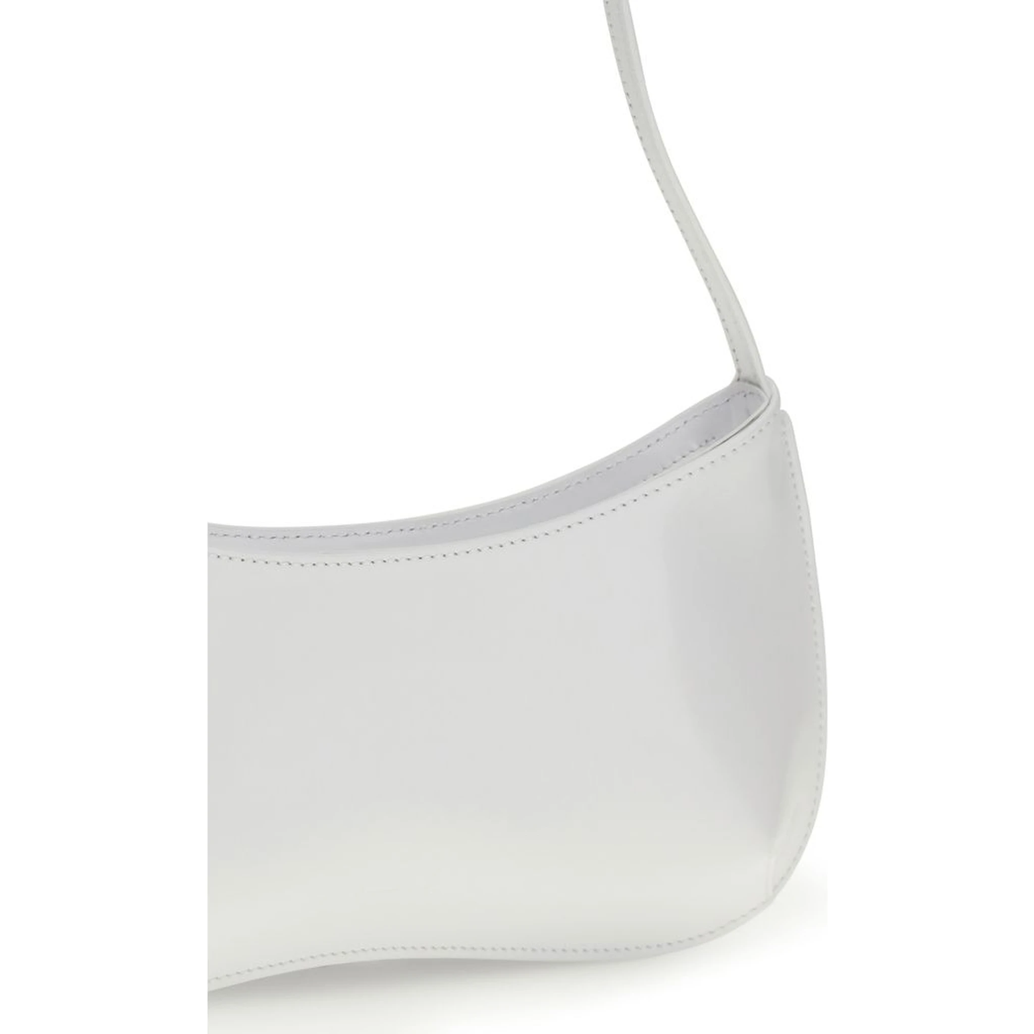 حقيبة كتف بوس توروس من جلد العجل الأبيض