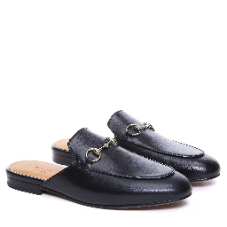 صندل غوتشي أسود