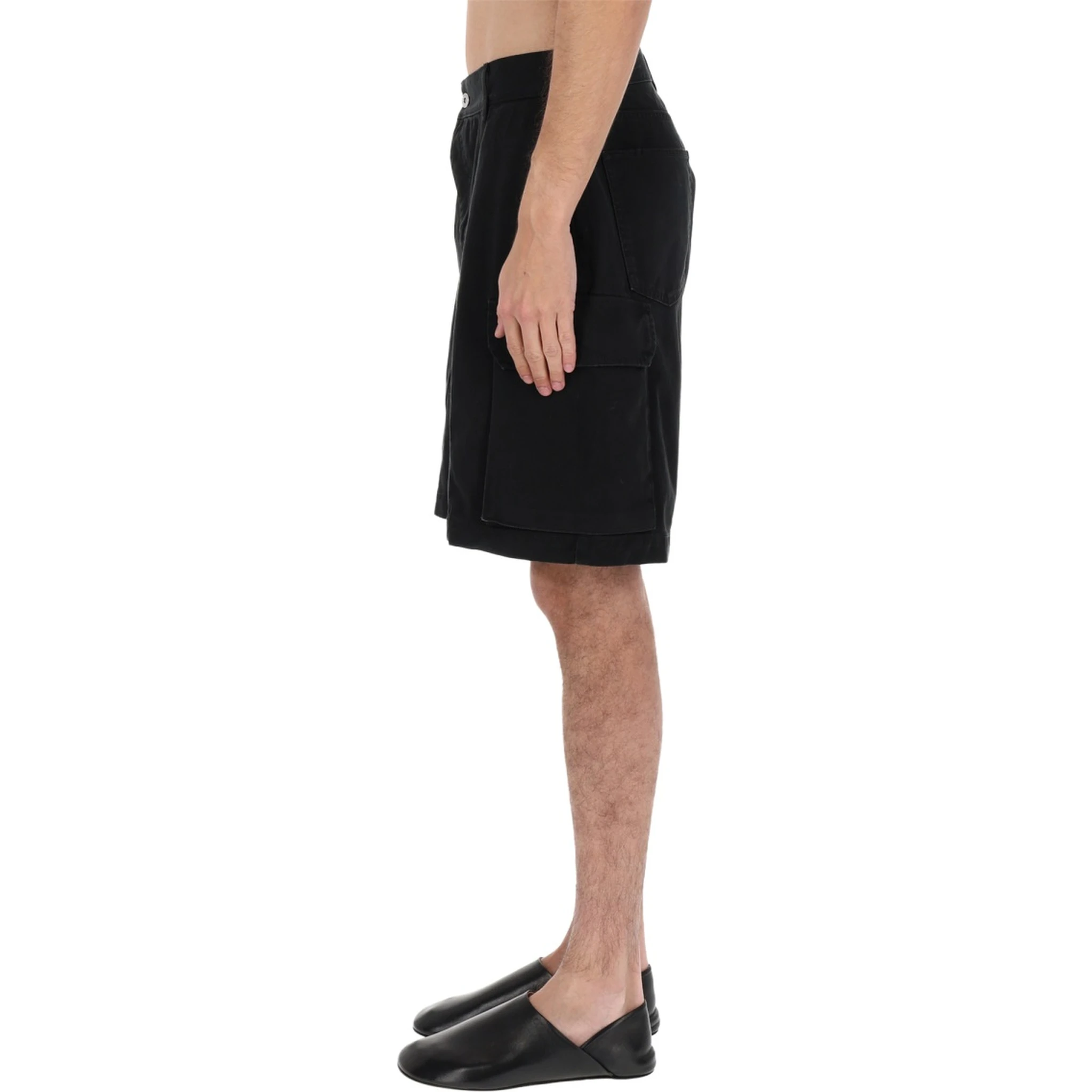 SHORTS WITH LOGO PATCH