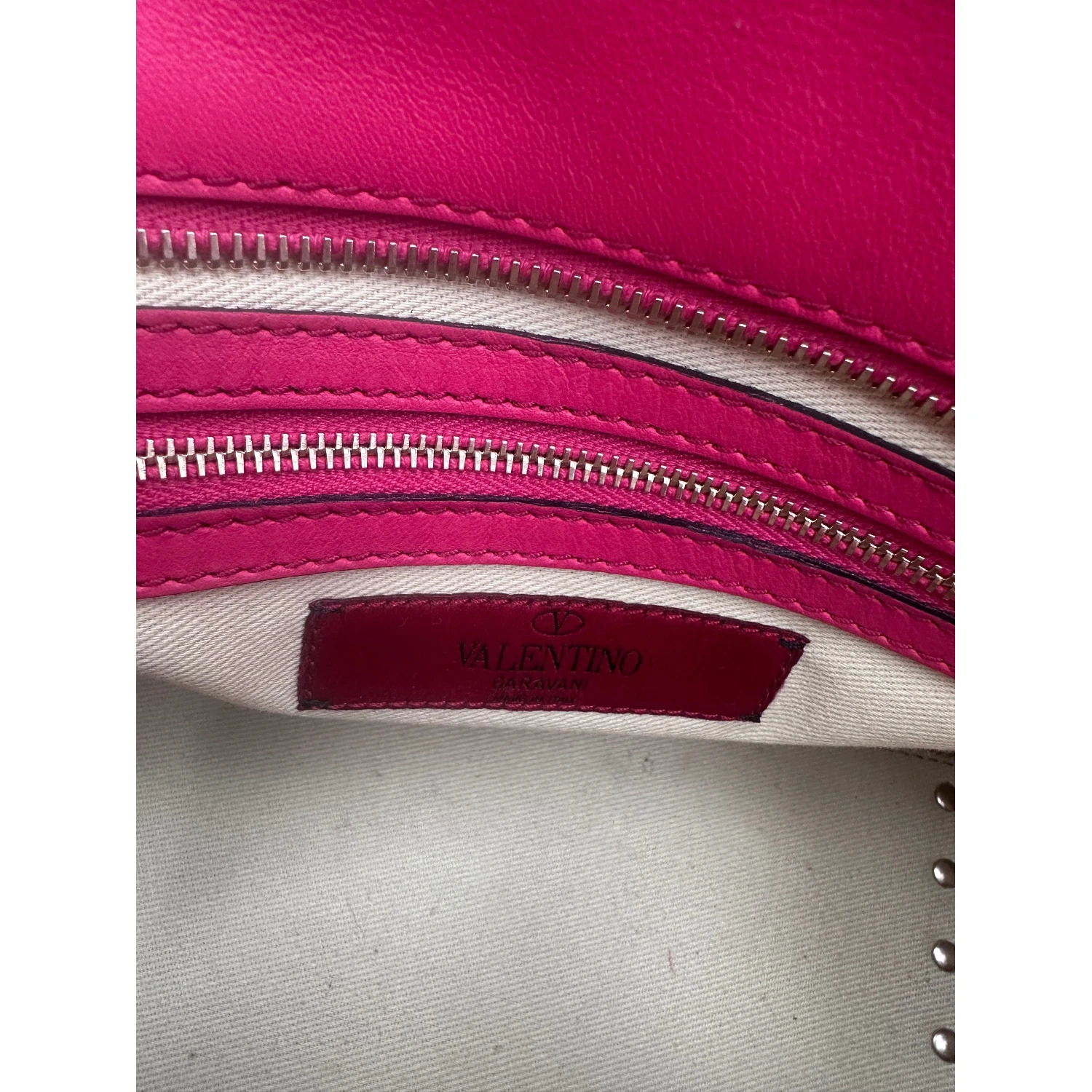 VALENTINO GARAVANI Rockstud Medium Pink Handbag