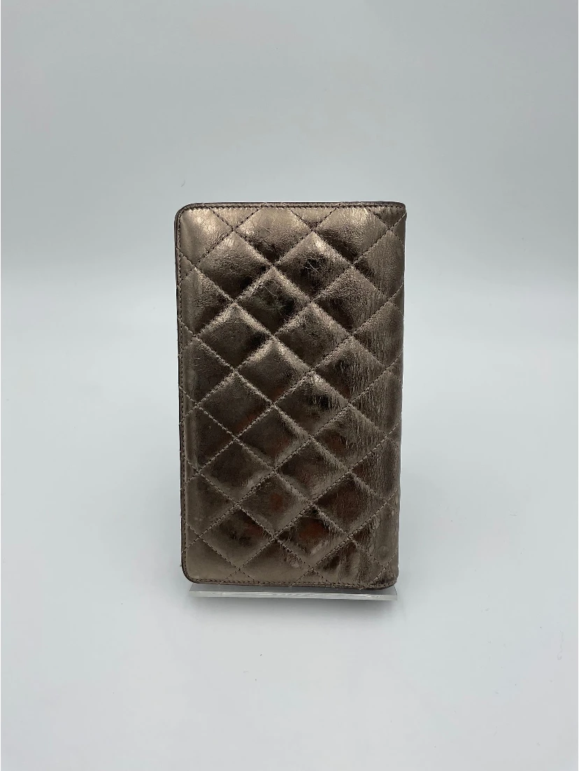 CHANEL Matèlassè Platinum Wallet