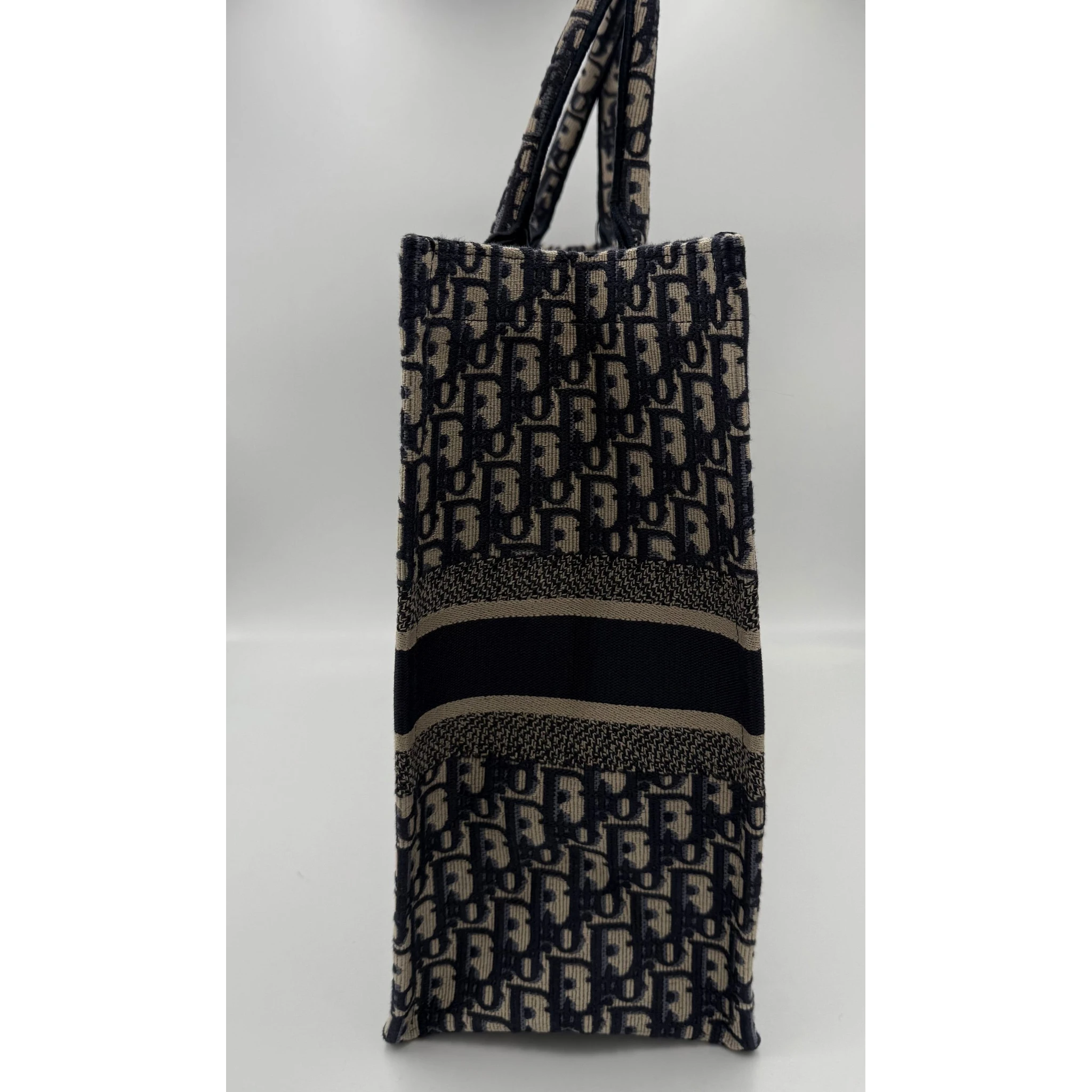 DIOR TOTE BOOK Grande Tote