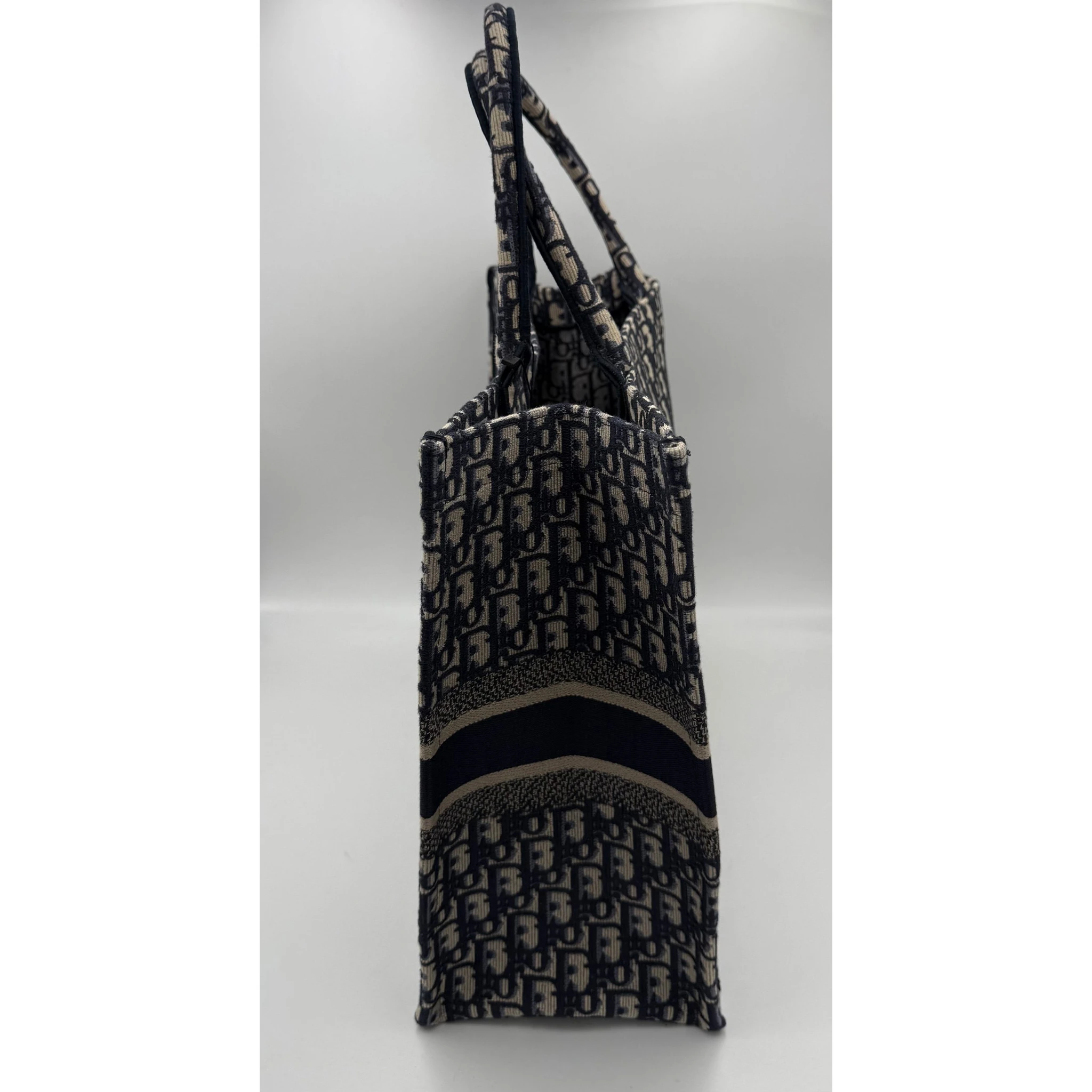 DIOR TOTE BOOK Grande Tote