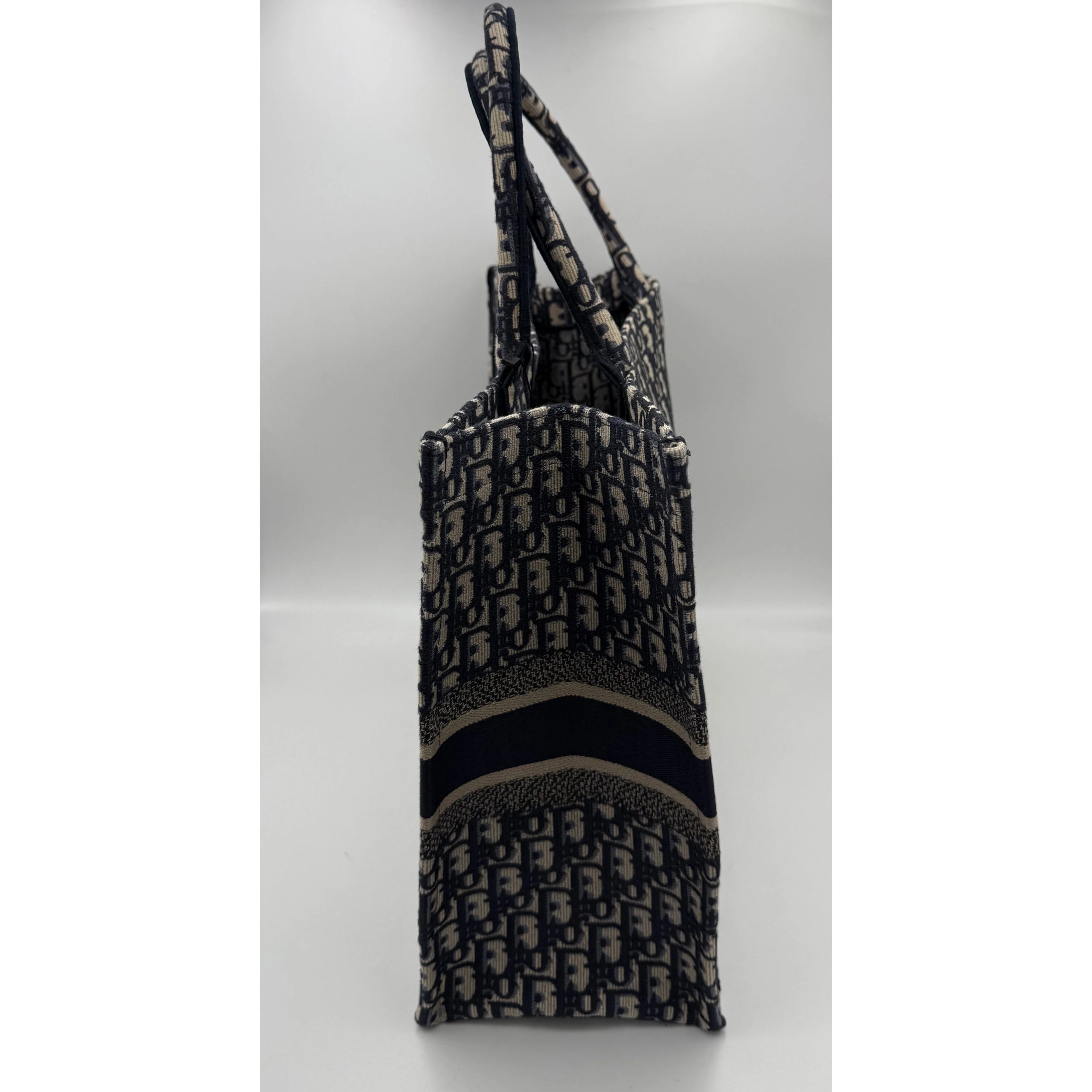 DIOR TOTE BOOK Grande Tote