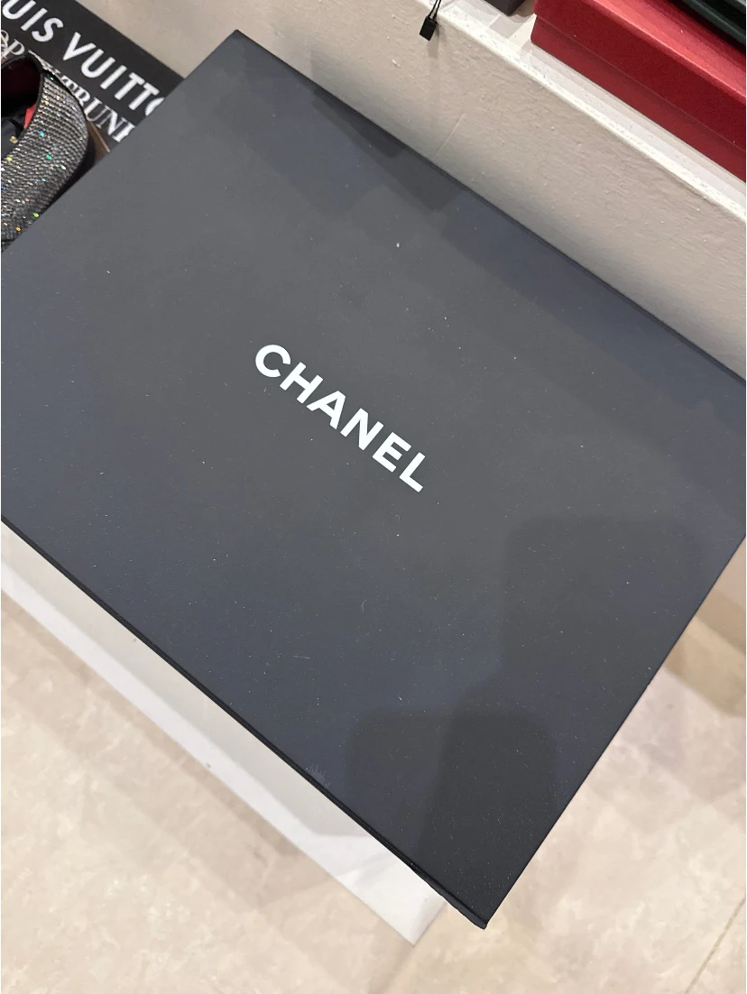 CHANEL Timeless Classique Jumbo Handbag