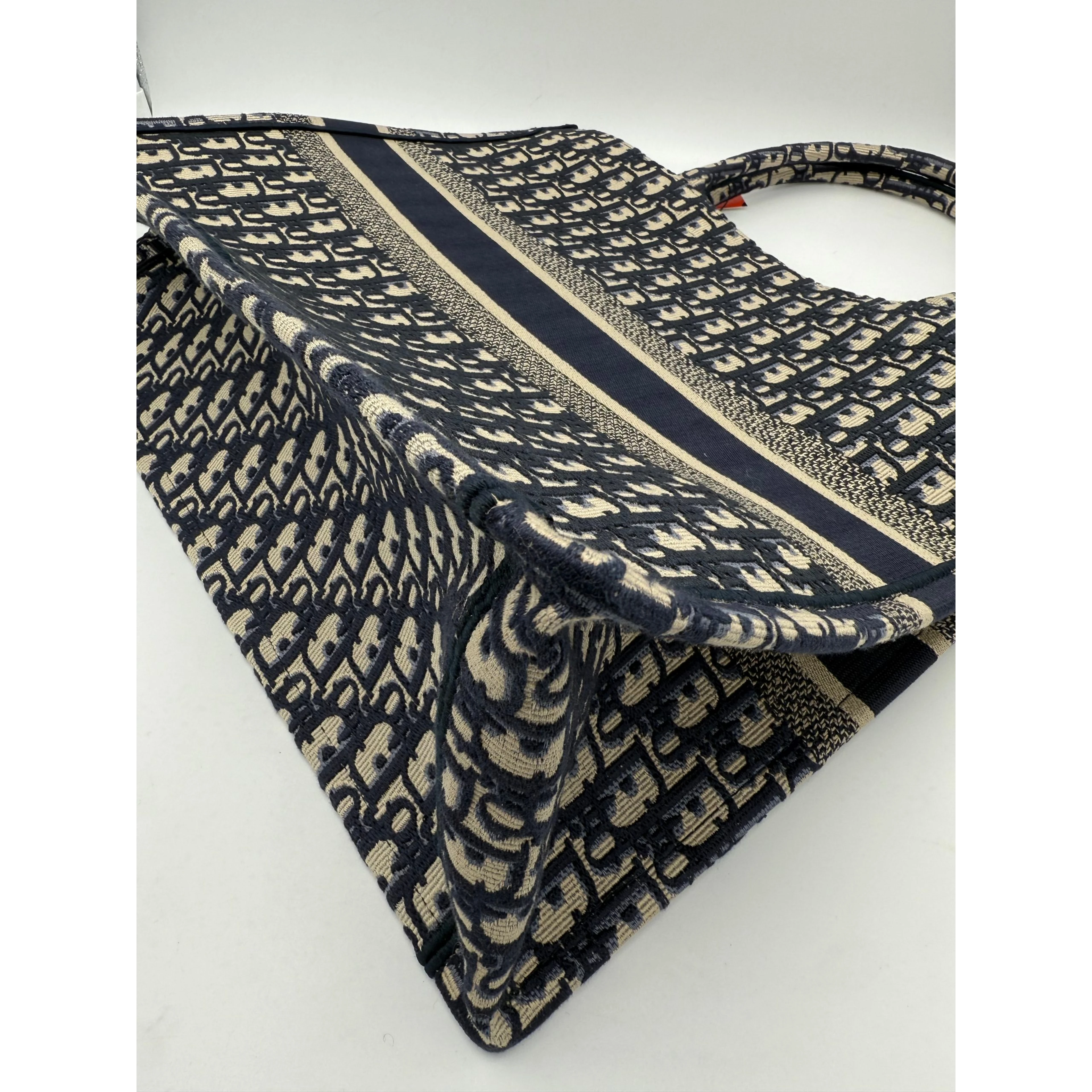DIOR TOTE BOOK Grande Tote