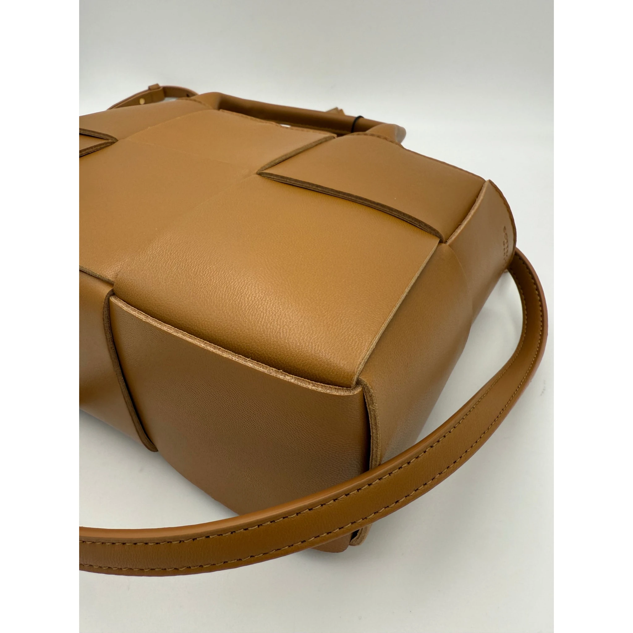 BOTTEGA VENETA ARCO Shoulder Bag