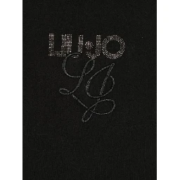 تيشيرتات وبولو من تصميم ليو جو باللون الأسود