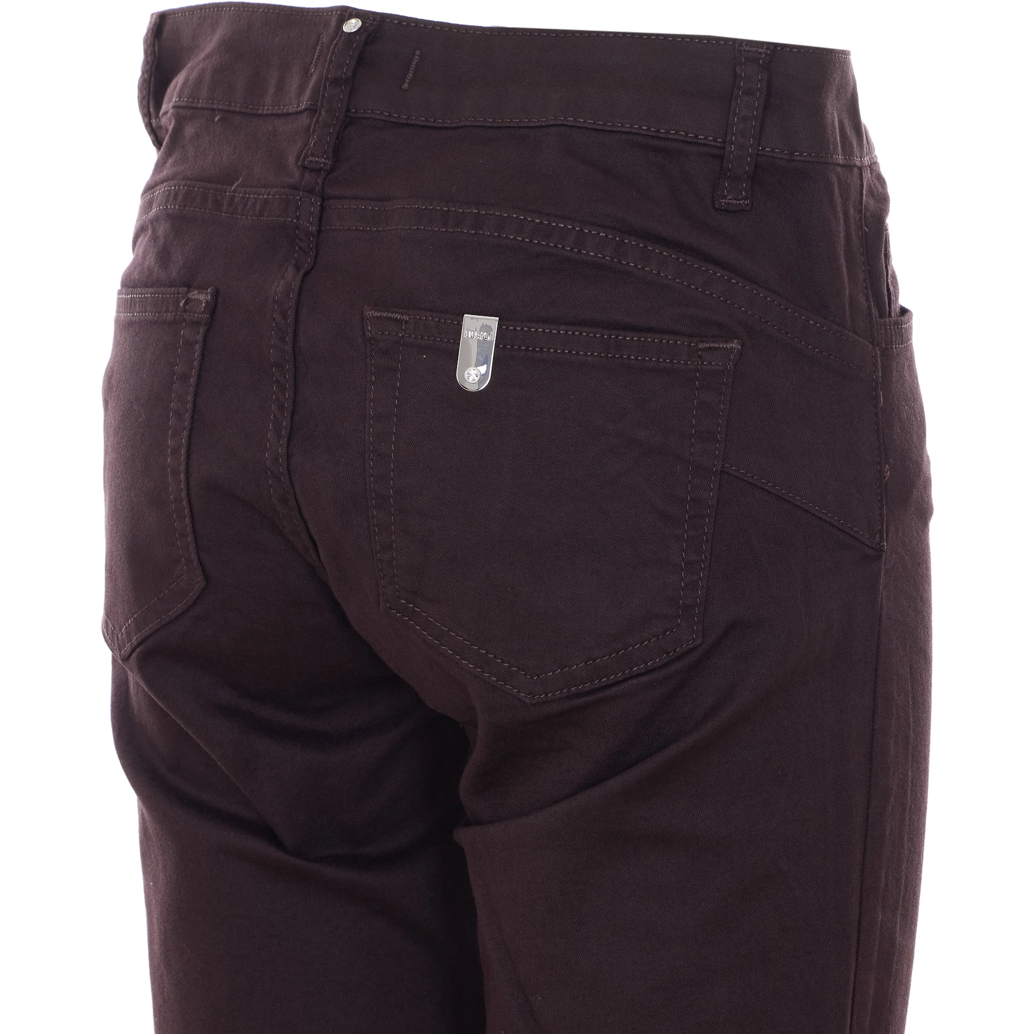 ليو جو جينز براون