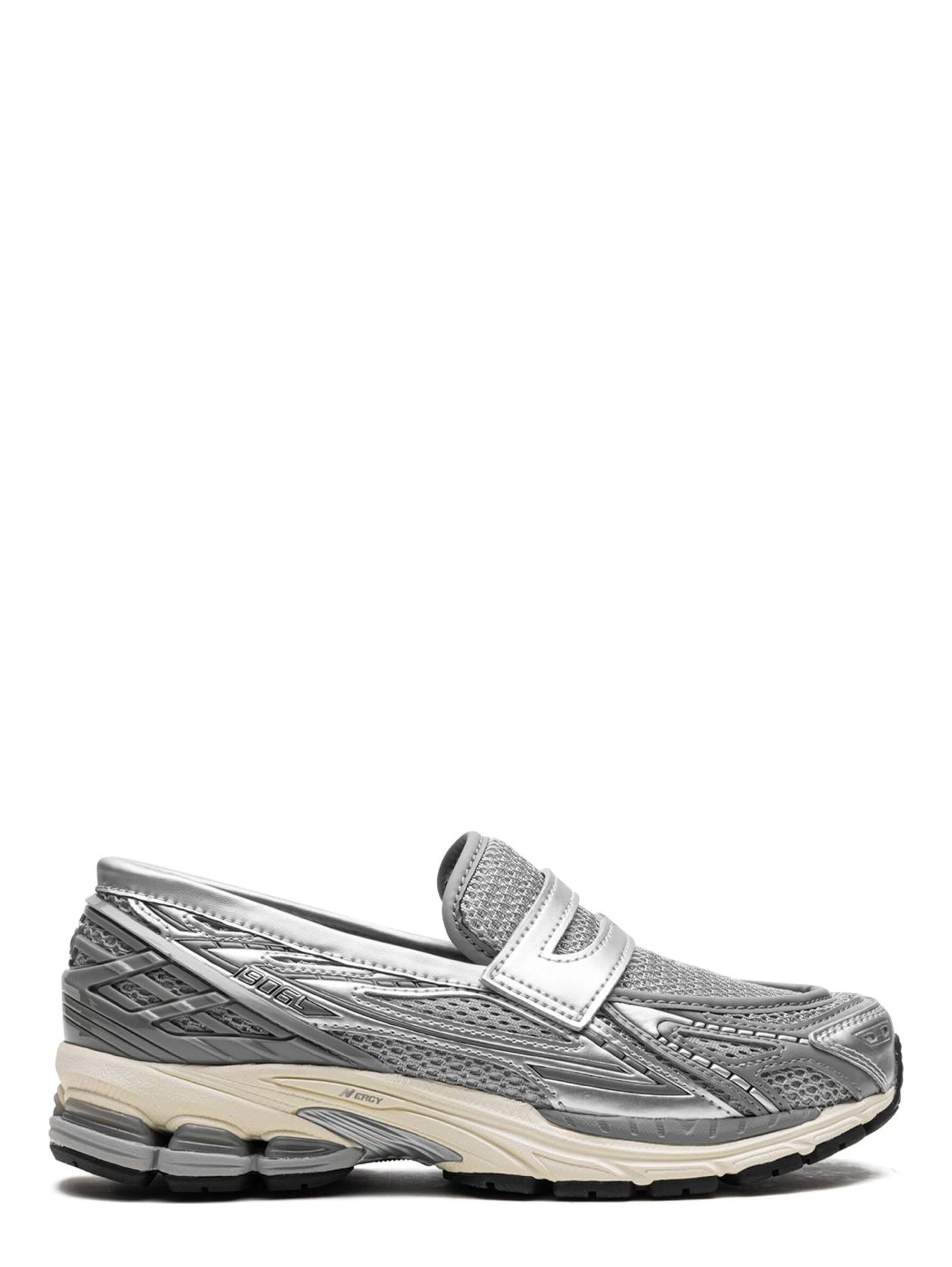 New Balance Sneakers Silver