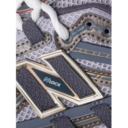 أحذية نيو بالانس الرياضية