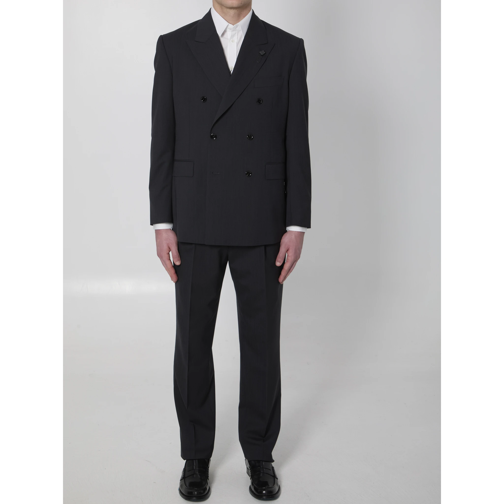 Feeling double-breasted suit