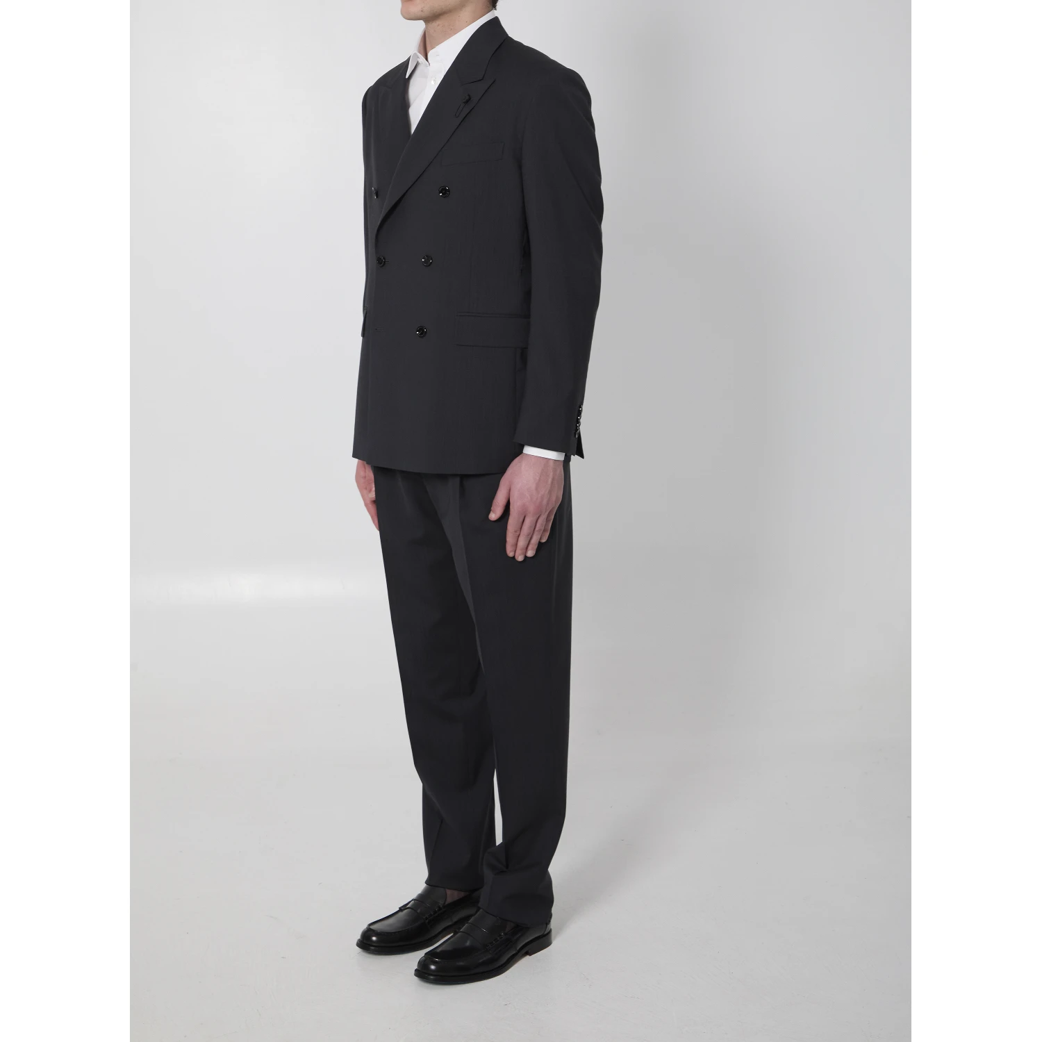 Feeling double-breasted suit