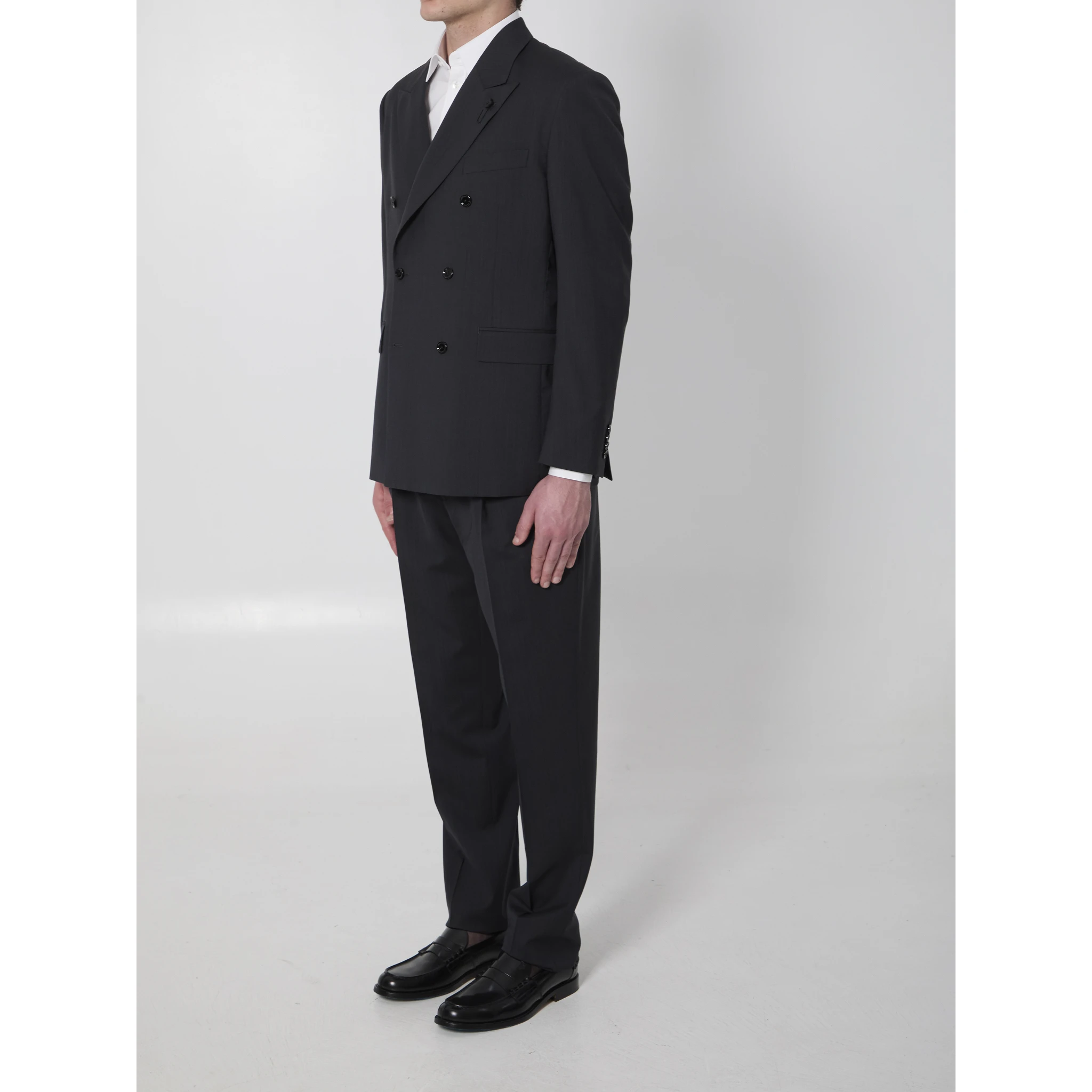 Feeling double-breasted suit