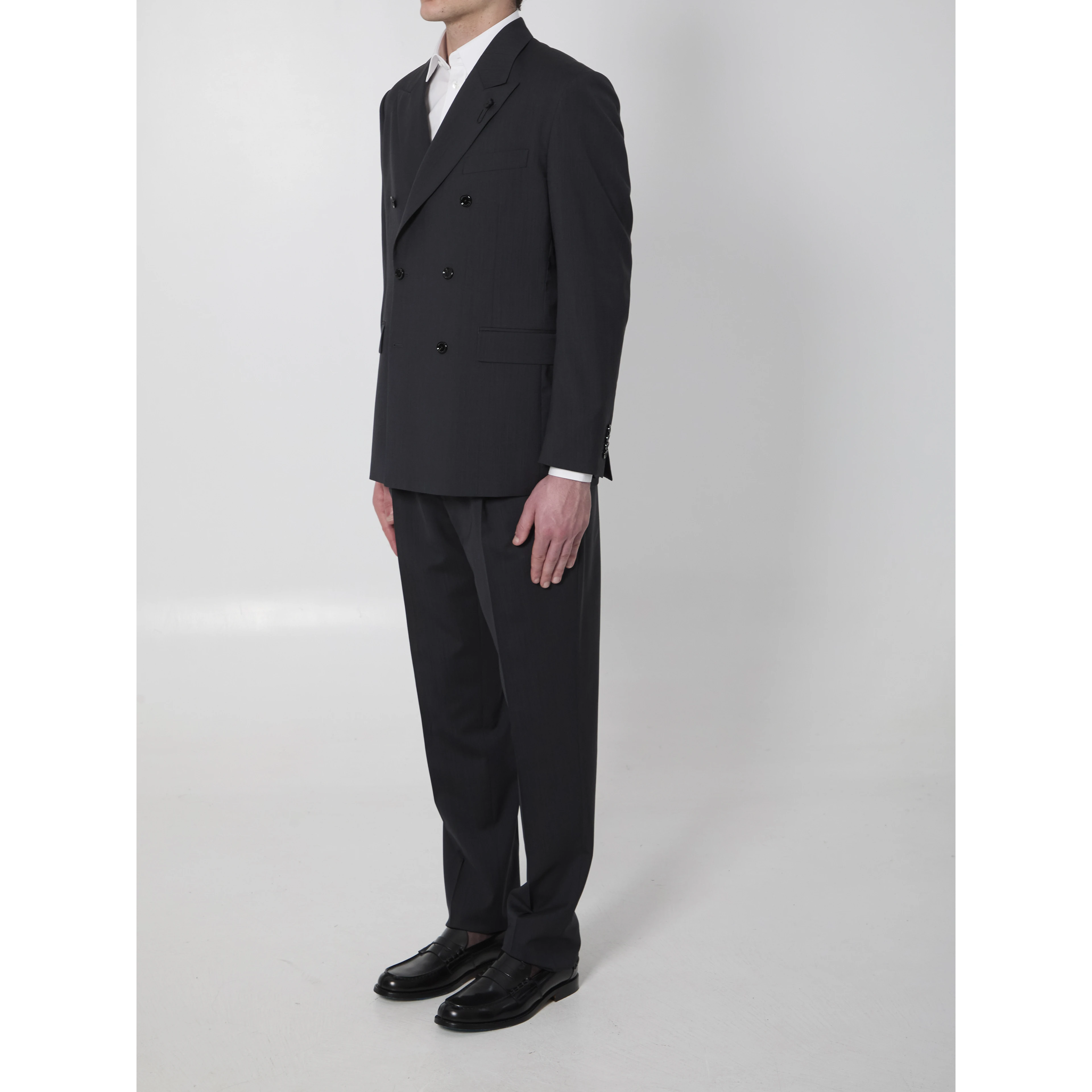 Feeling double-breasted suit