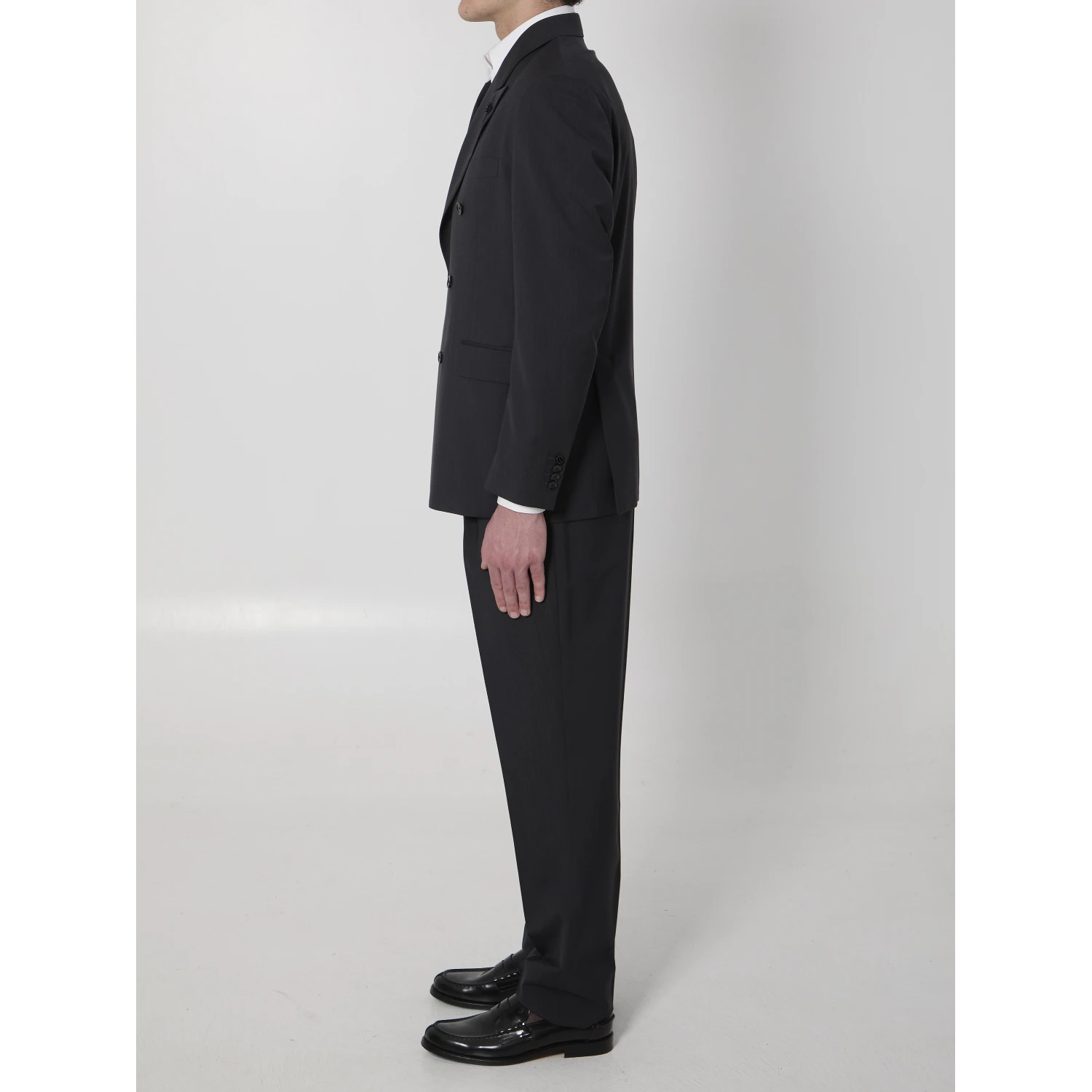 Feeling double-breasted suit