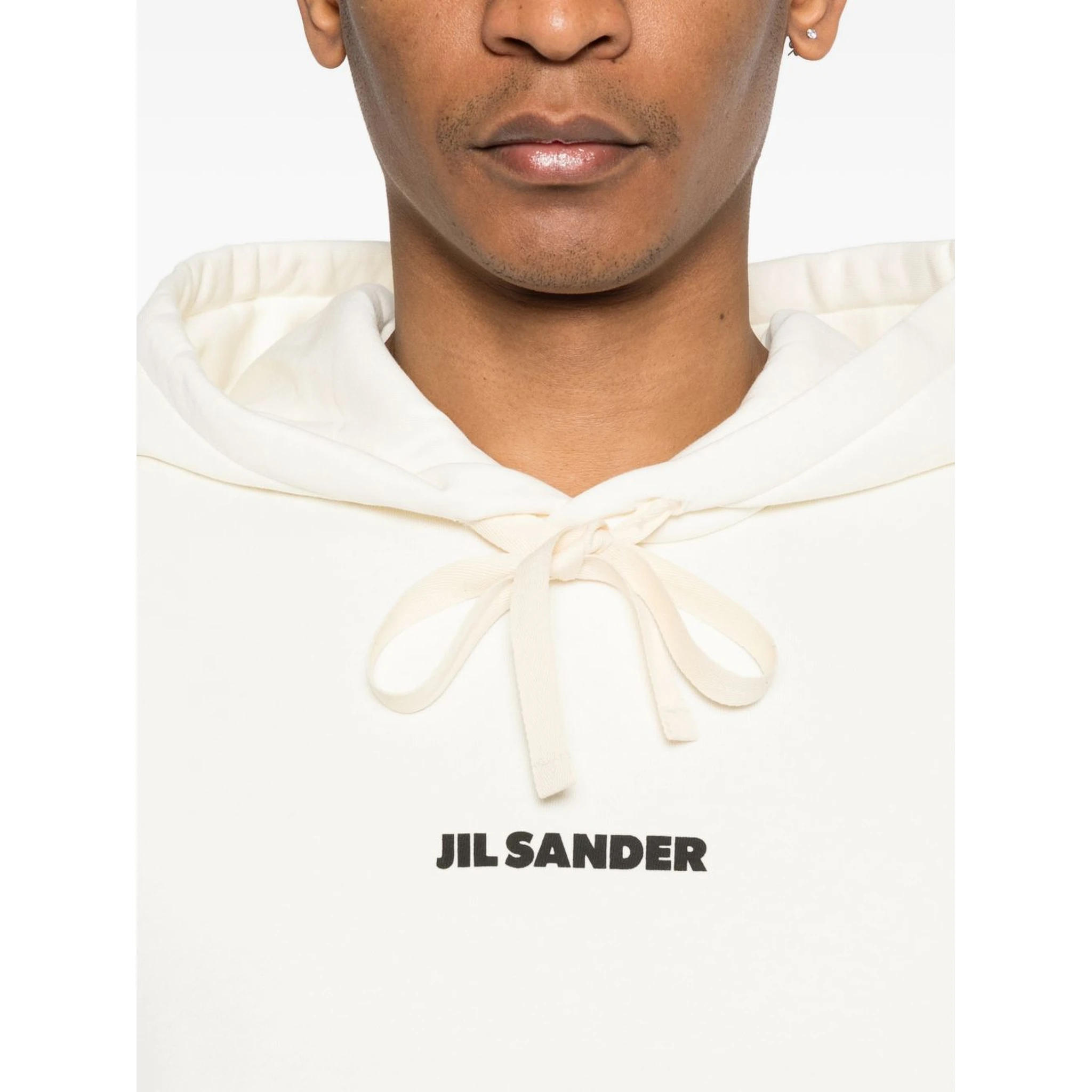 كنزات جيل ساندر البيضاء