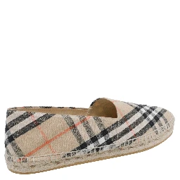 حذاء بربري مسطح بيج