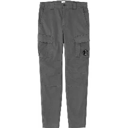 PANTALONE CARGO CON PATCH LOGO