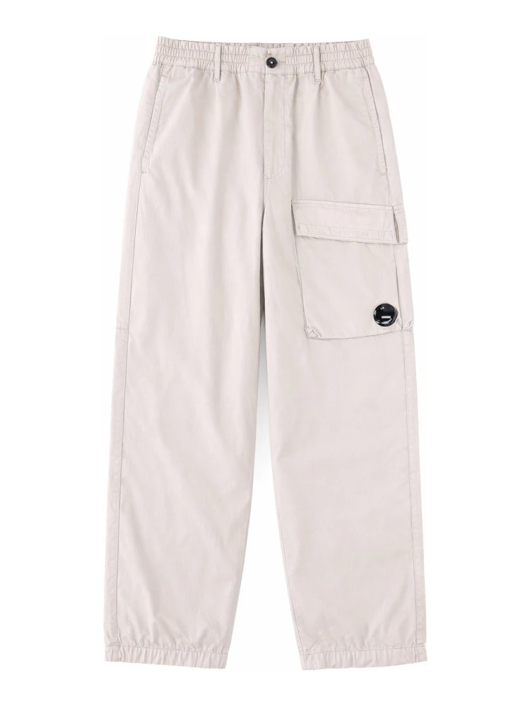 PANTALONE CARGO CON PATCH LOGO