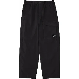 PANTALONE CARGO CON PATCH LOGO