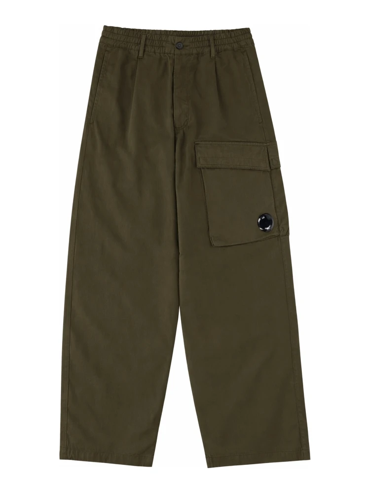 PANTALONE CARGO CON PATCH LOGO